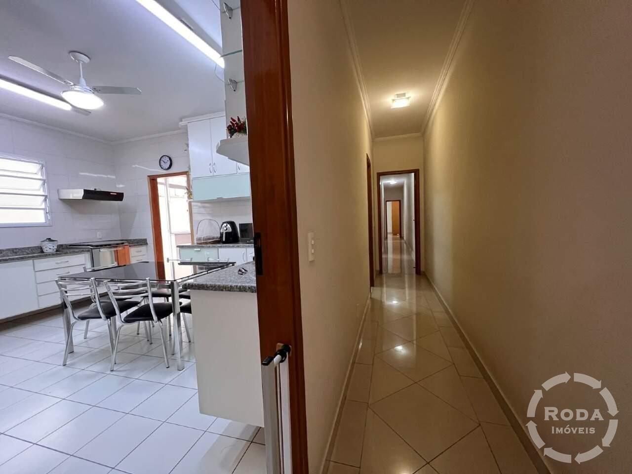 Casa à venda no Embaré: 