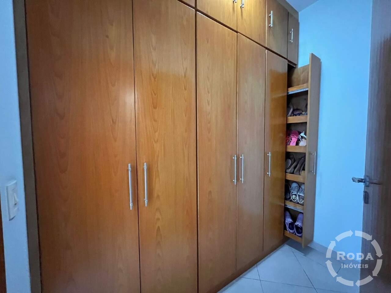 Casa à venda no Embaré: 