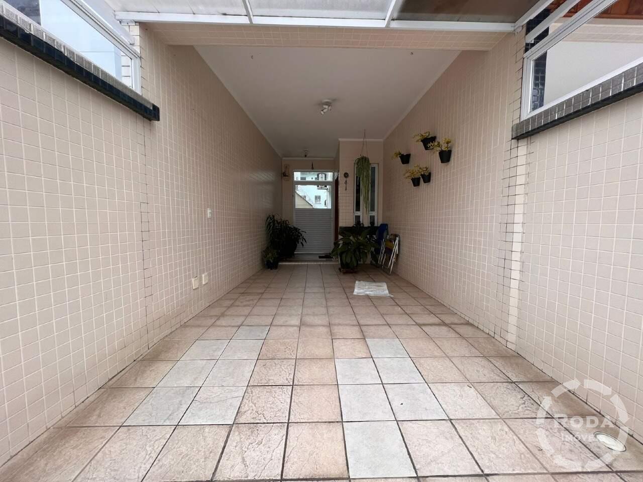 Casa à venda no Embaré: 