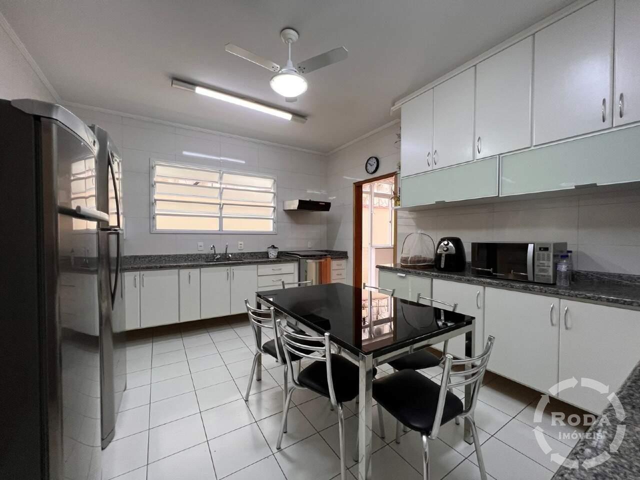 Casa à venda no Embaré: 