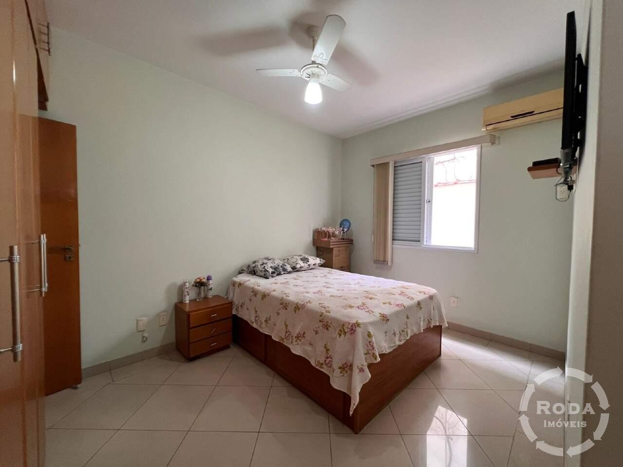 Casa à venda no Embaré: 