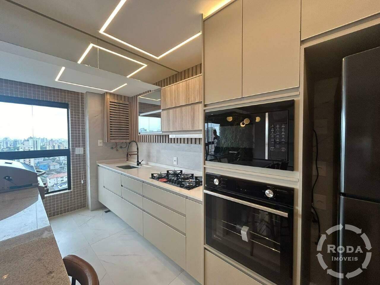 Apartamento à venda no Ponta da Praia: 