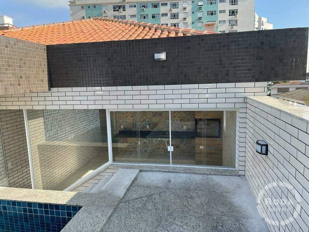 Casa à venda no Embaré: 