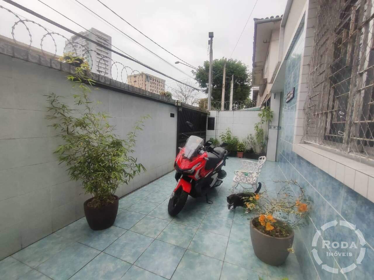 Sobrado à venda no Encruzilhada: 