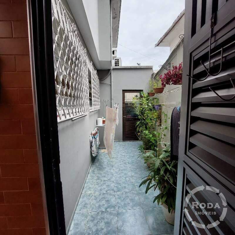 Sobrado à venda no Encruzilhada: 