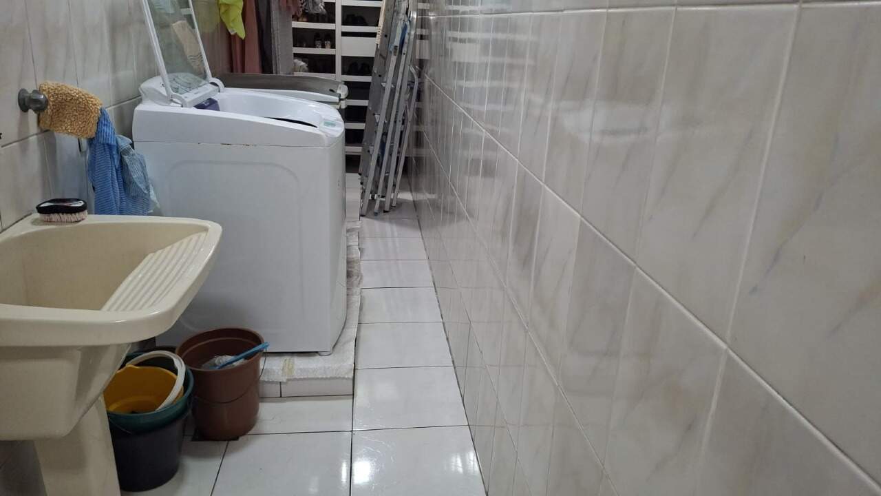 Casa à venda no Embaré: 