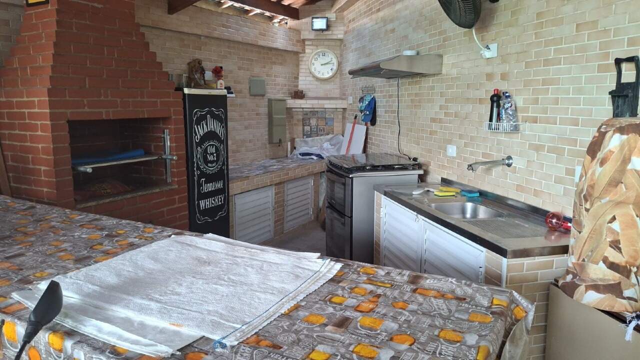 Casa à venda no Embaré: 
