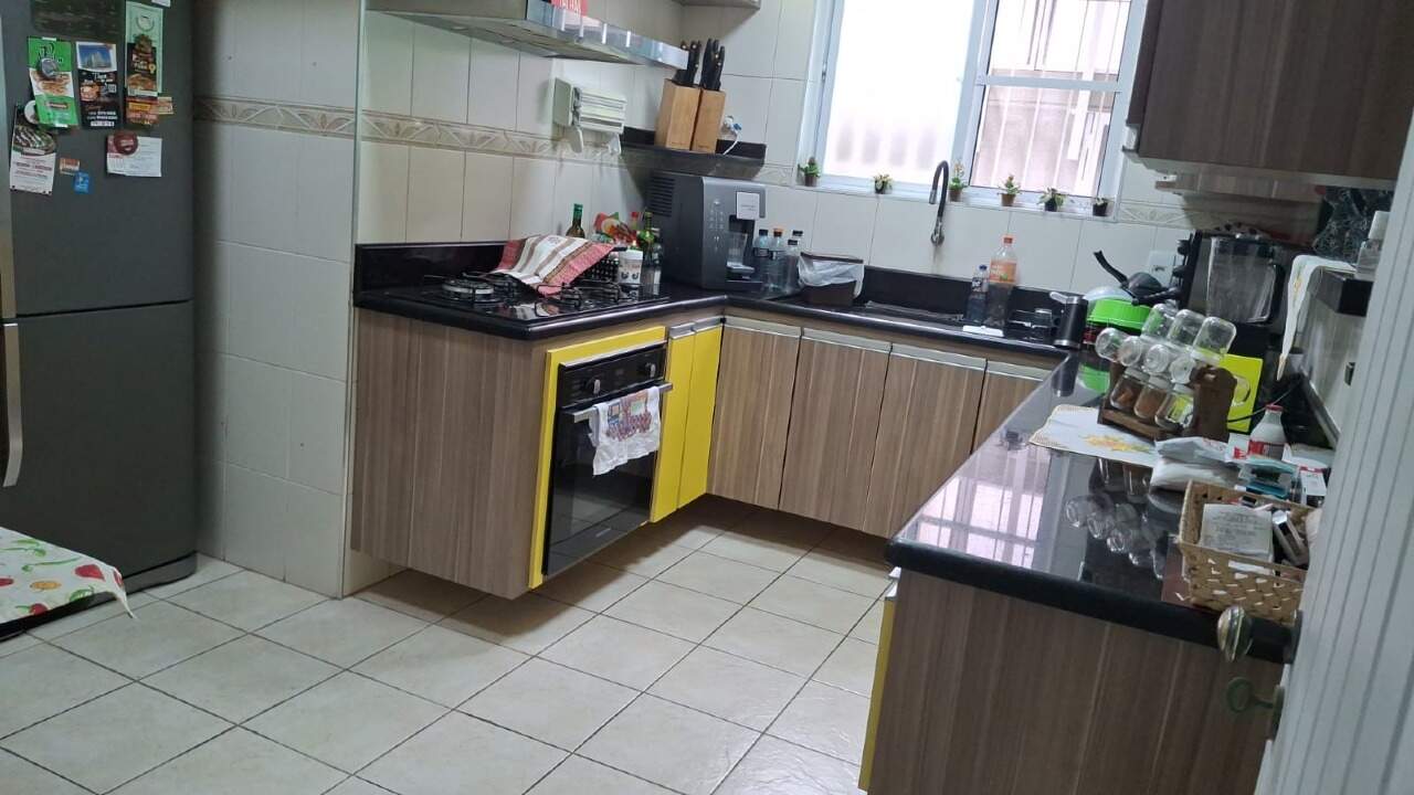 Casa à venda no Embaré: 