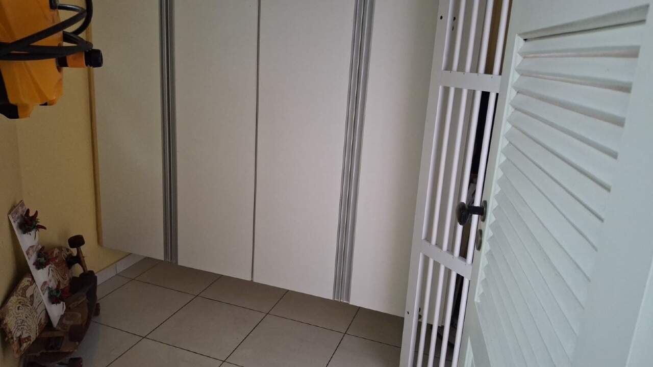 Casa à venda no Embaré: 