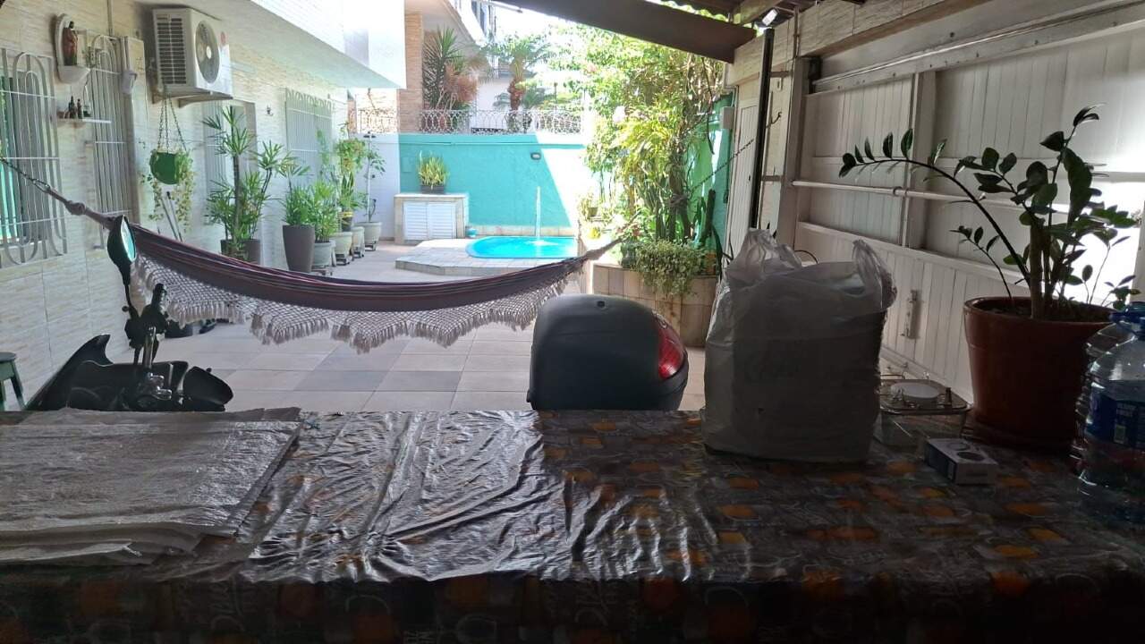 Casa à venda no Embaré: 