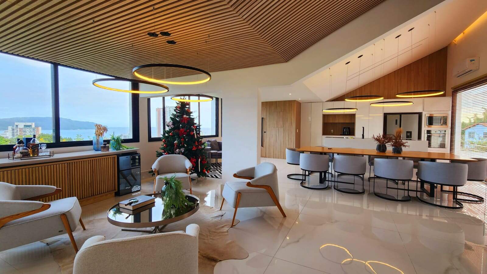 Casa para aluguel no Marapé: 