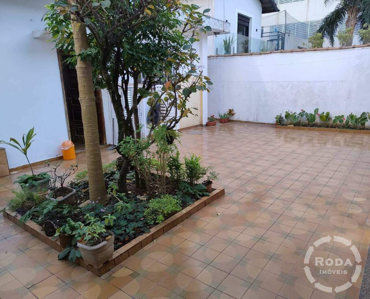 Casa para aluguel no Embaré: 