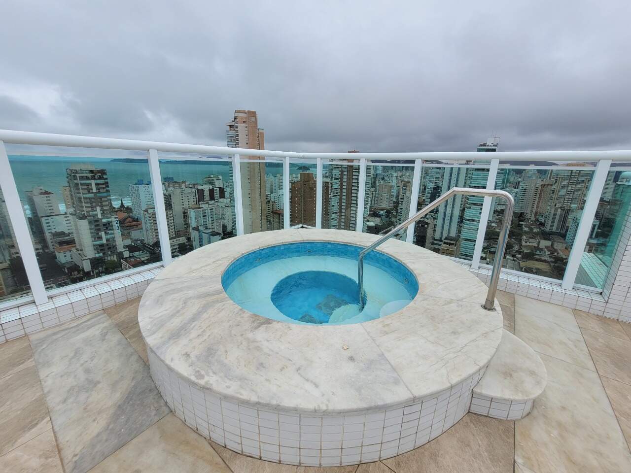 Apartamento à venda no Embaré: 