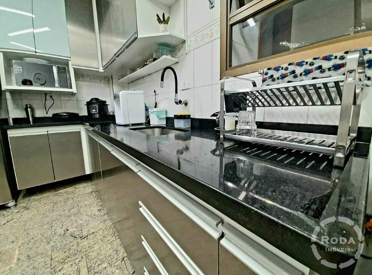 Apartamento à venda no Embaré: Cozinha ampla e iluminada