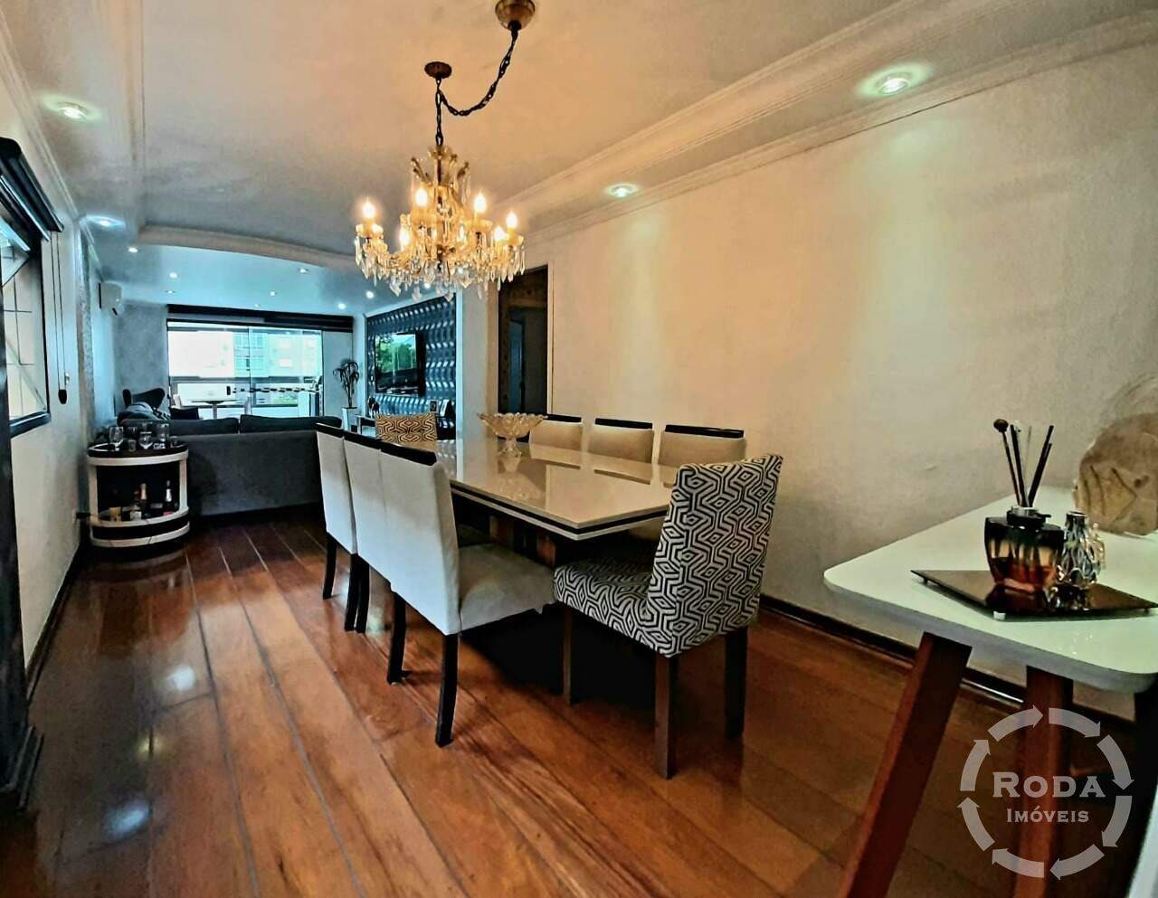 Apartamento à venda no Embaré: sala de jantar