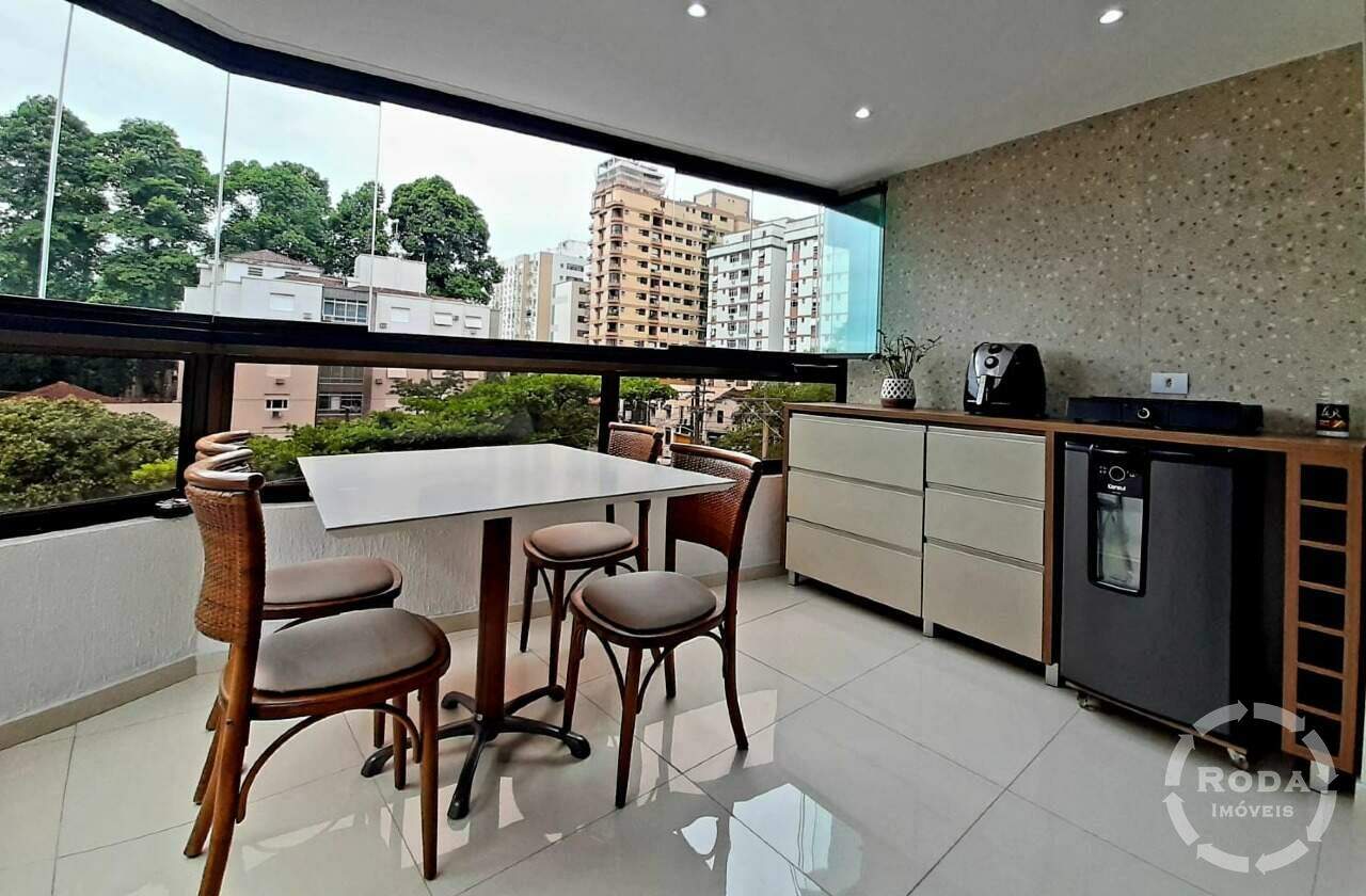 Apartamento à venda no Embaré: varanda com móveis planejados