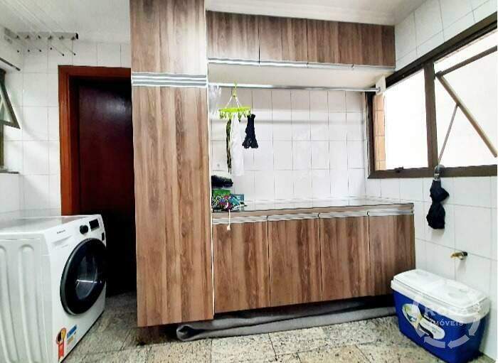 Apartamento à venda no Embaré: área de serviço com planejados