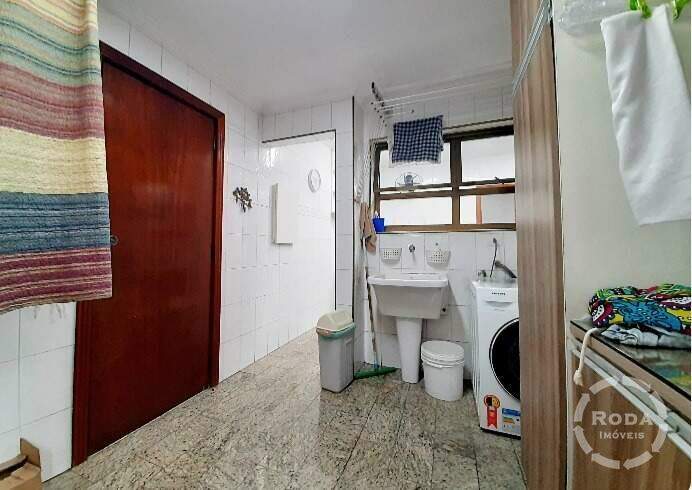 Apartamento à venda no Embaré: área de serviço ampla