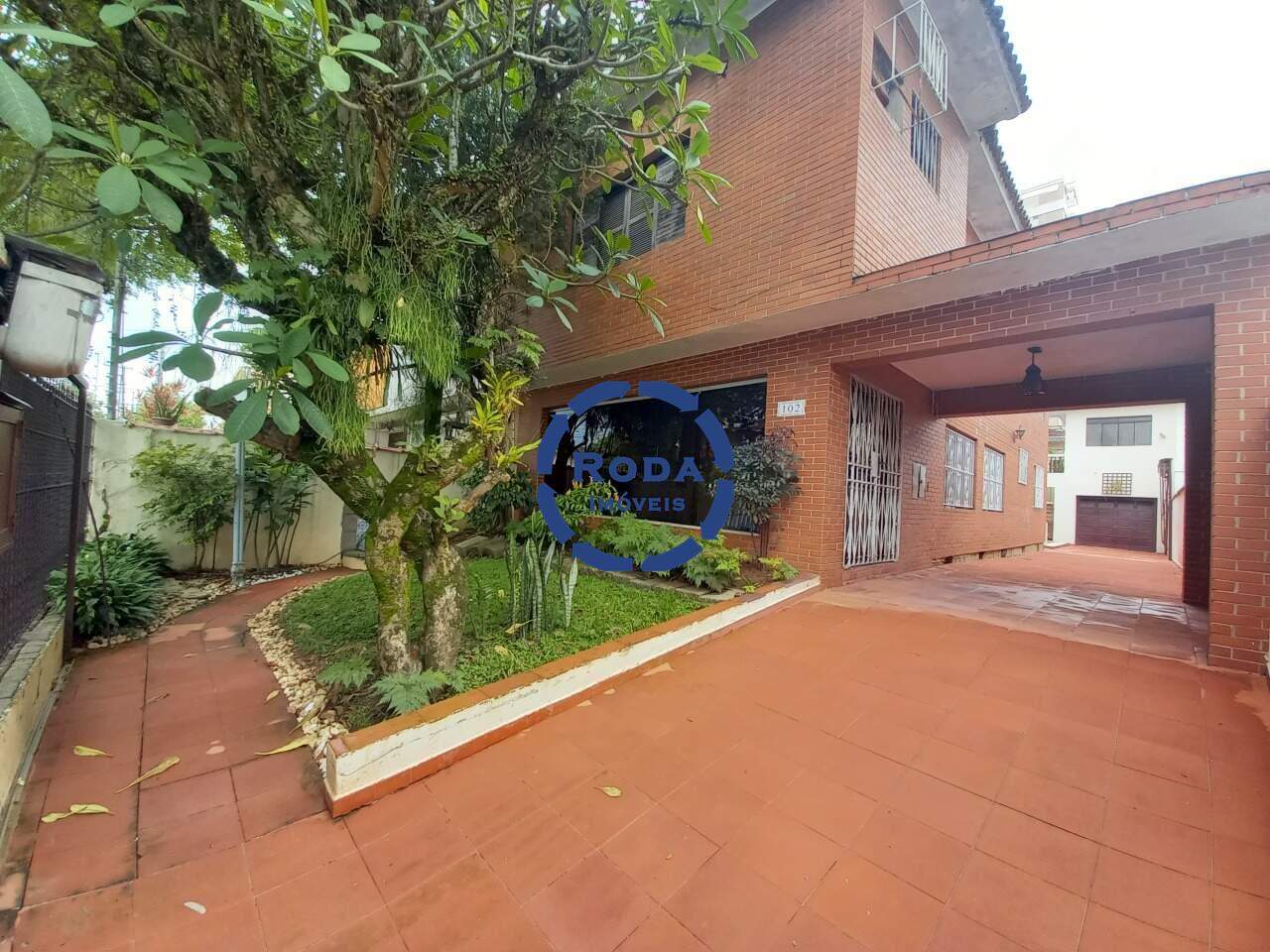 Sobrado à venda no Embaré: 