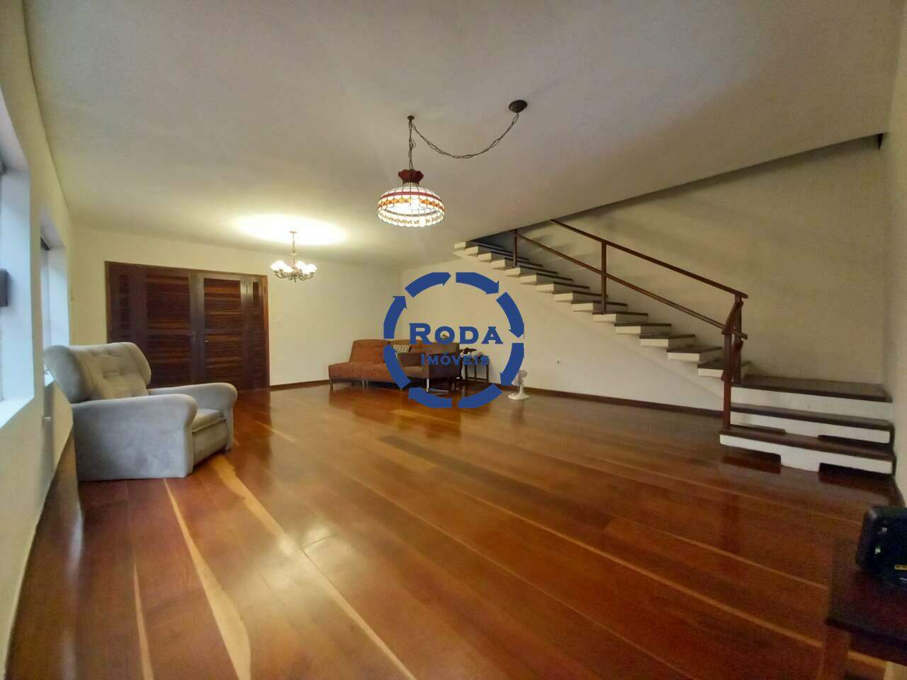 Sobrado à venda no Embaré: 