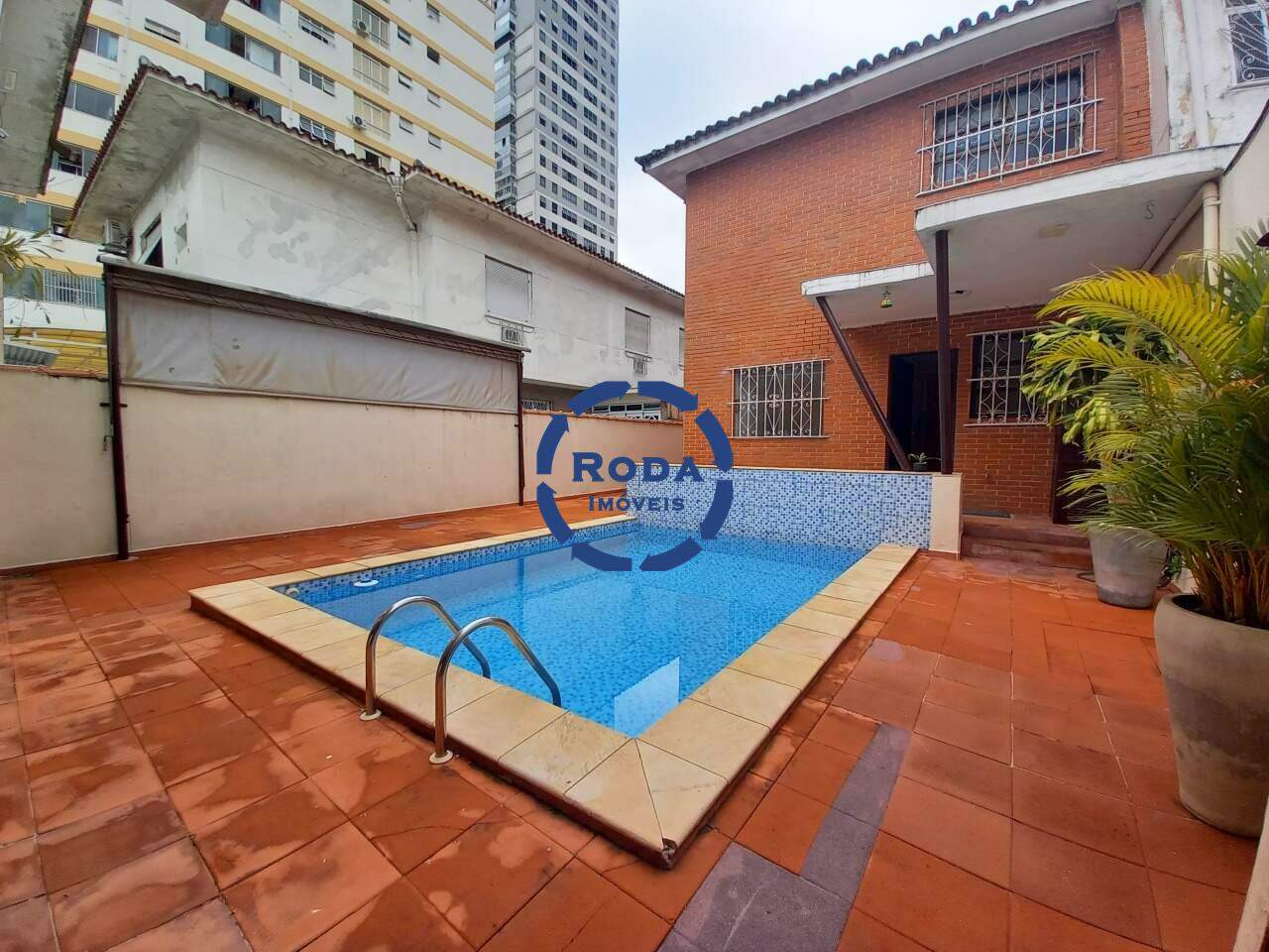 Sobrado à venda no Embaré: 