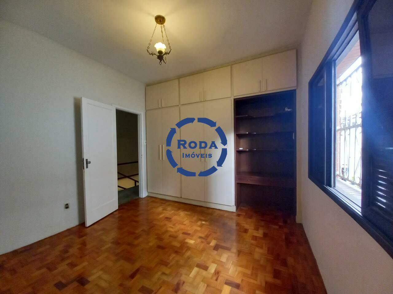 Sobrado à venda no Embaré: 