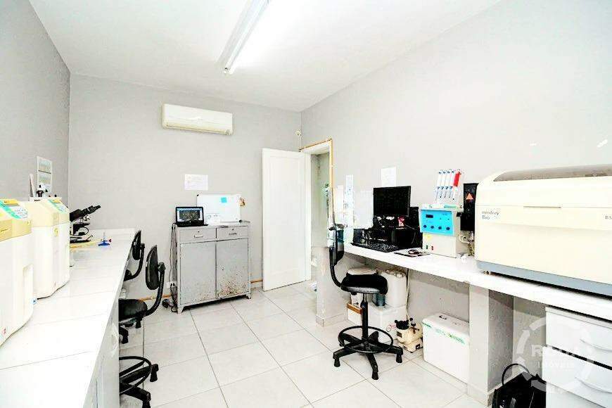 Casa à venda no Embaré: 