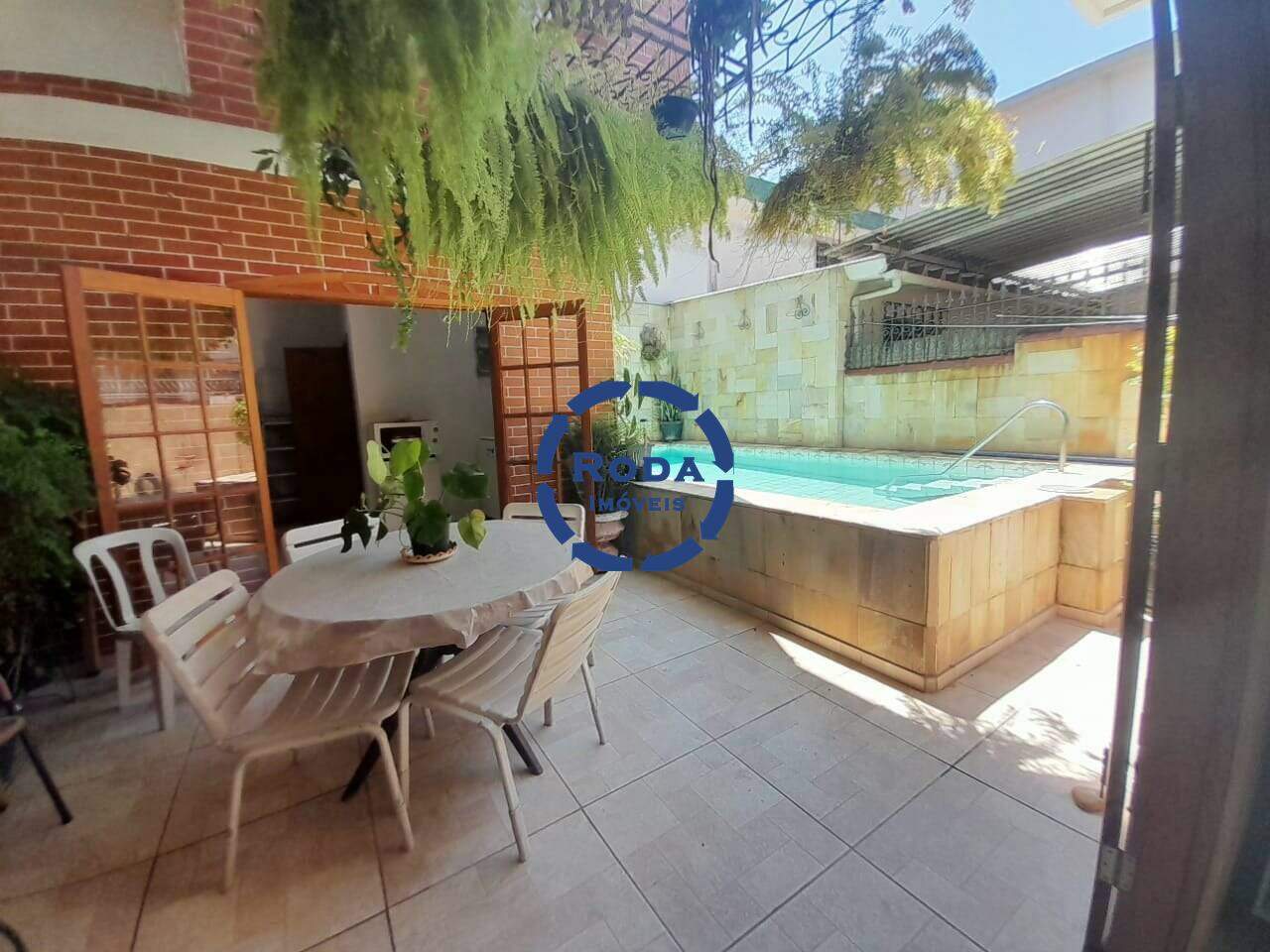 Casa à venda no Embaré: 