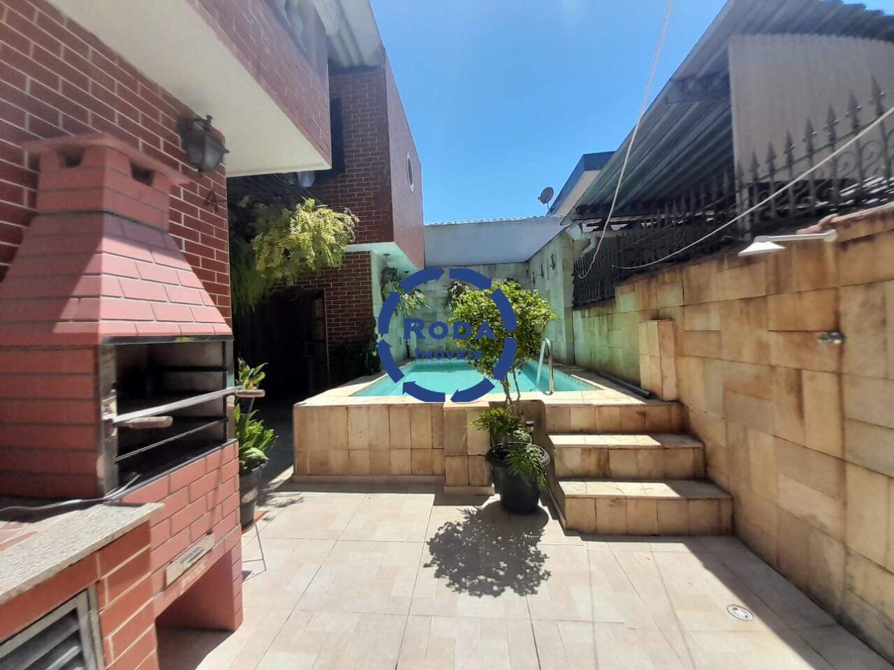 Casa à venda no Embaré: 