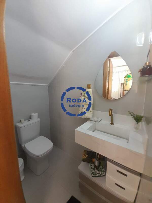 Casa à venda no Embaré: 