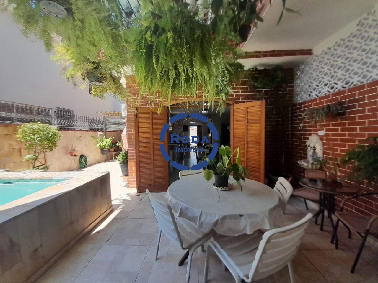 Casa à venda no Embaré: 