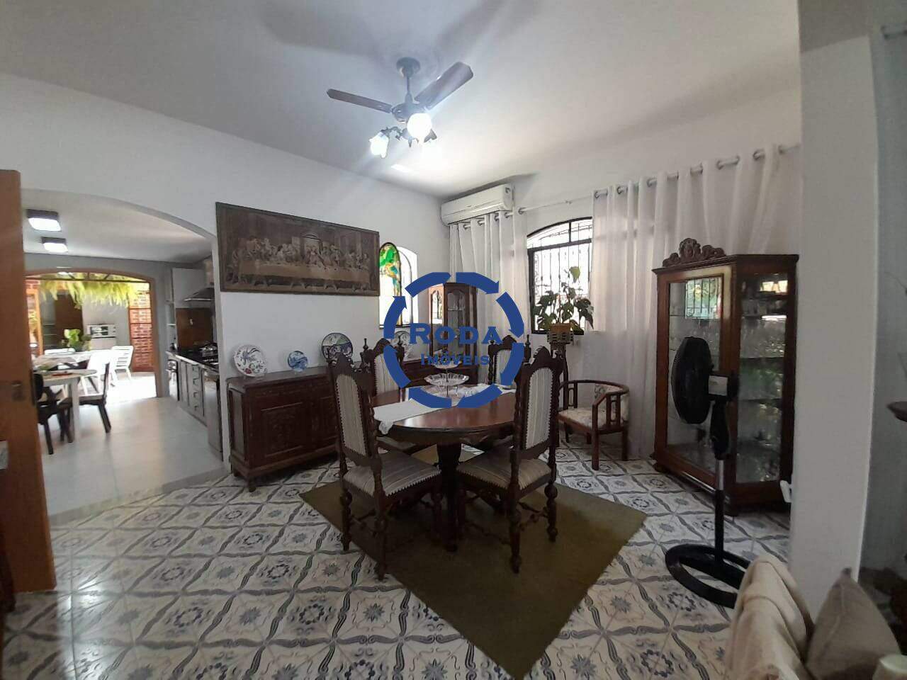 Casa à venda no Embaré: 