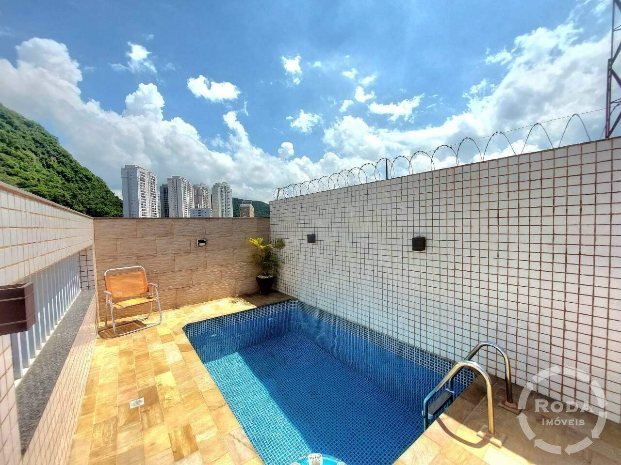 Casa Triplex à venda no Marapé: 