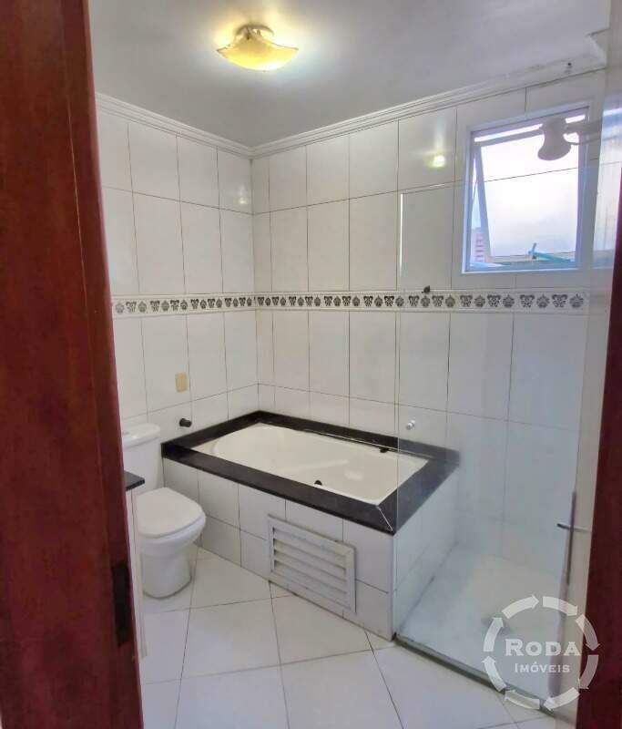 Casa Triplex à venda no Marapé: 