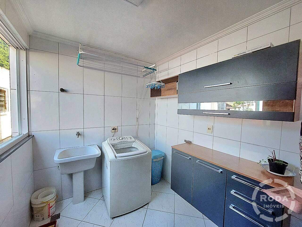 Casa Triplex à venda no Marapé: 