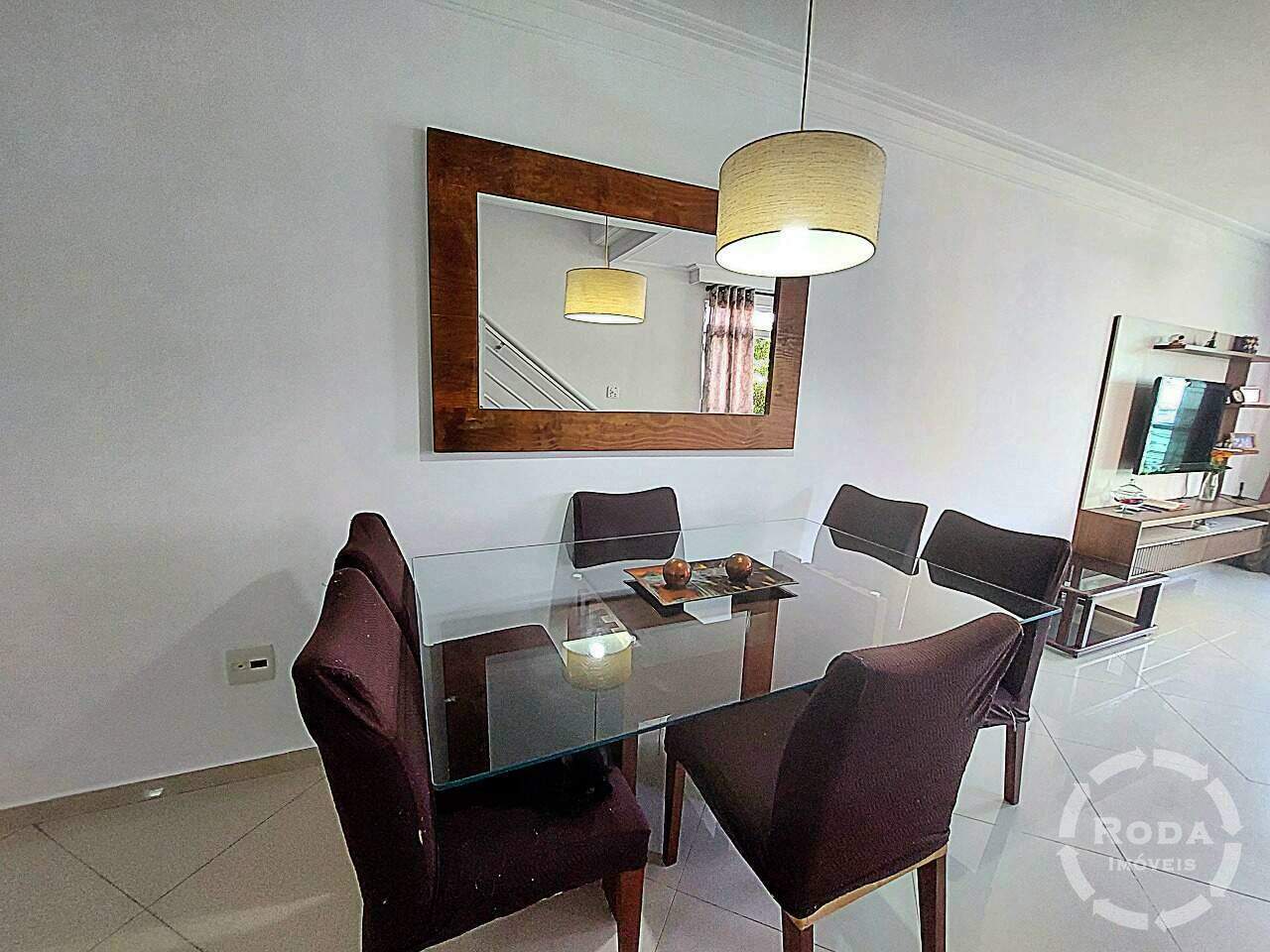 Casa Triplex à venda no Marapé: 