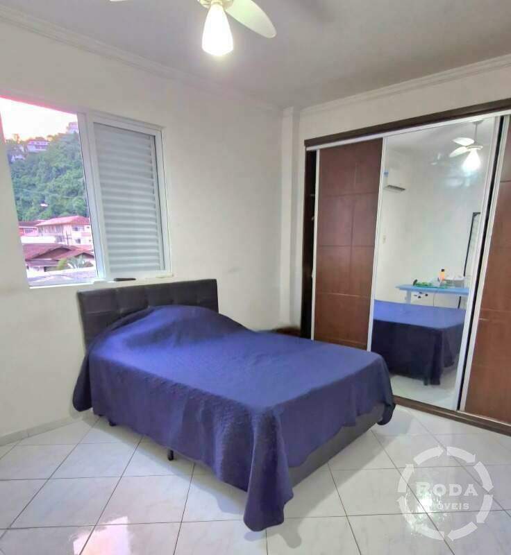 Casa Triplex à venda no Marapé: 