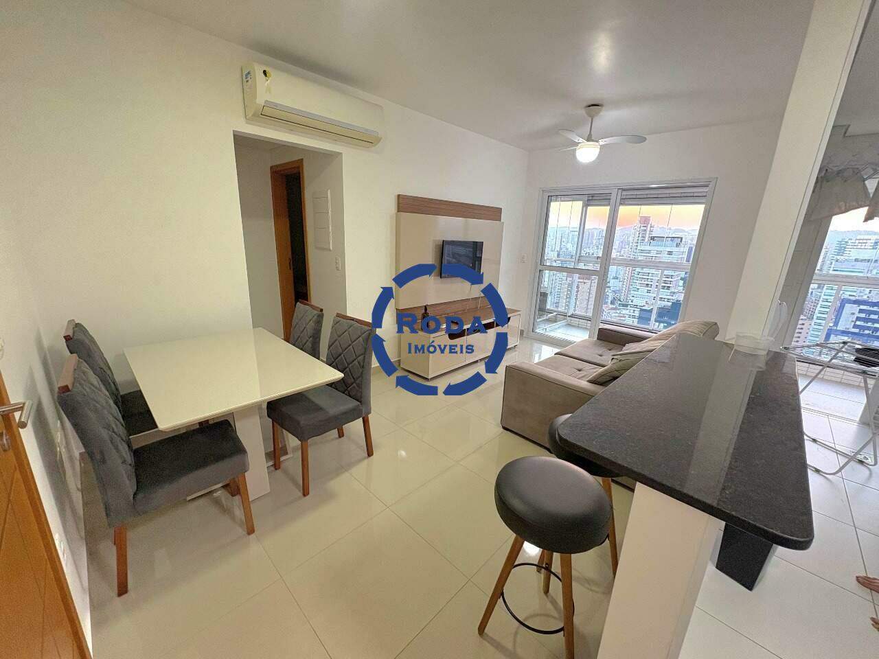 Apartamento para aluguel no Embaré: