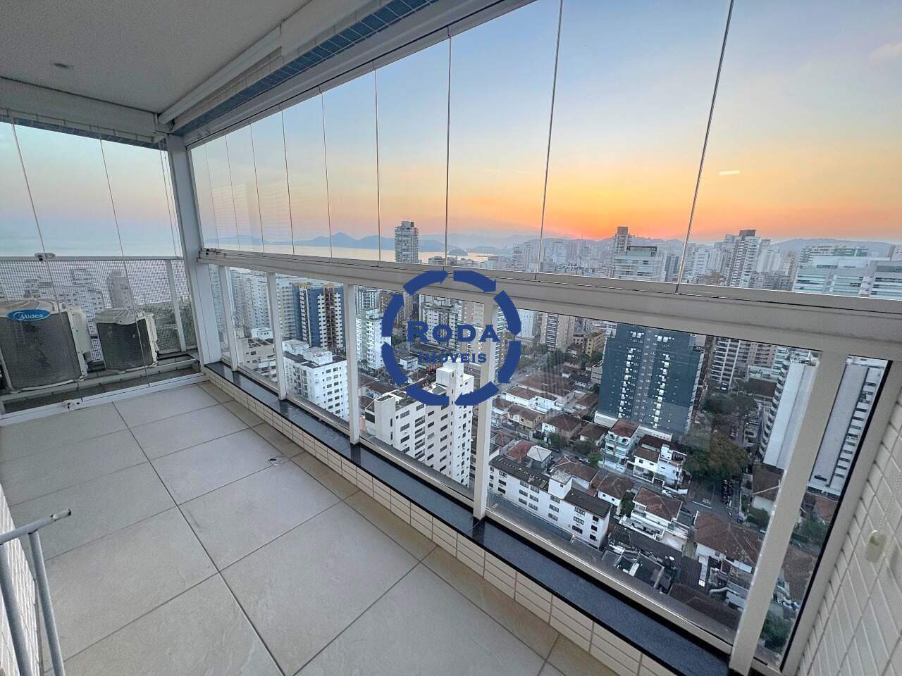 Apartamento para aluguel no Embaré: 