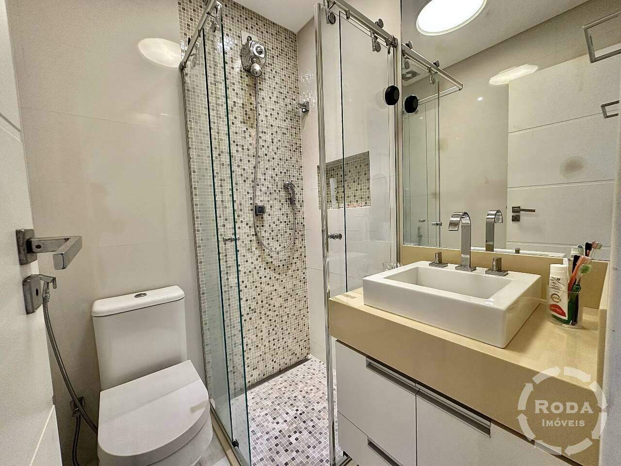 Cobertura à venda no Ponta da Praia: 