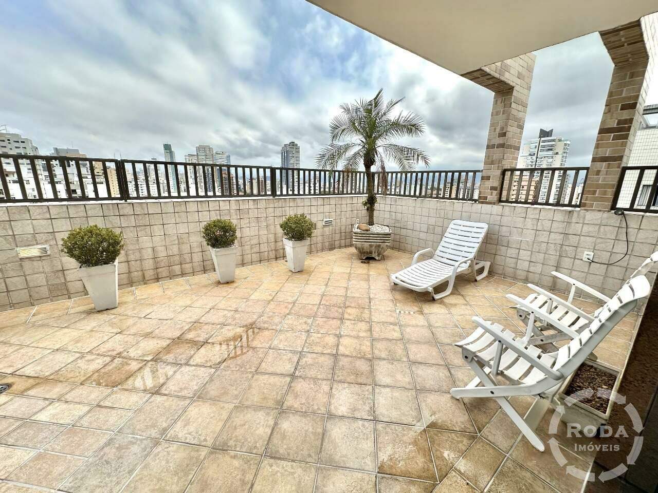 Cobertura à venda no Ponta da Praia: 