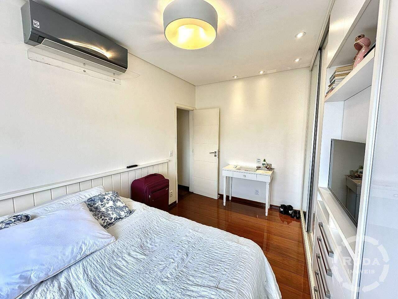 Cobertura à venda no Ponta da Praia: 