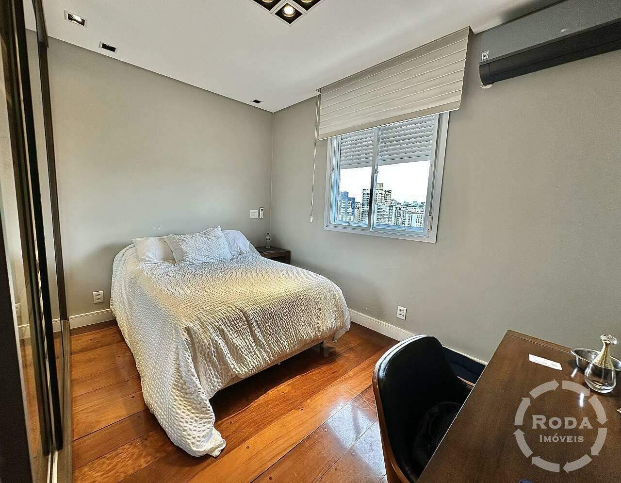 Cobertura à venda no Ponta da Praia: 