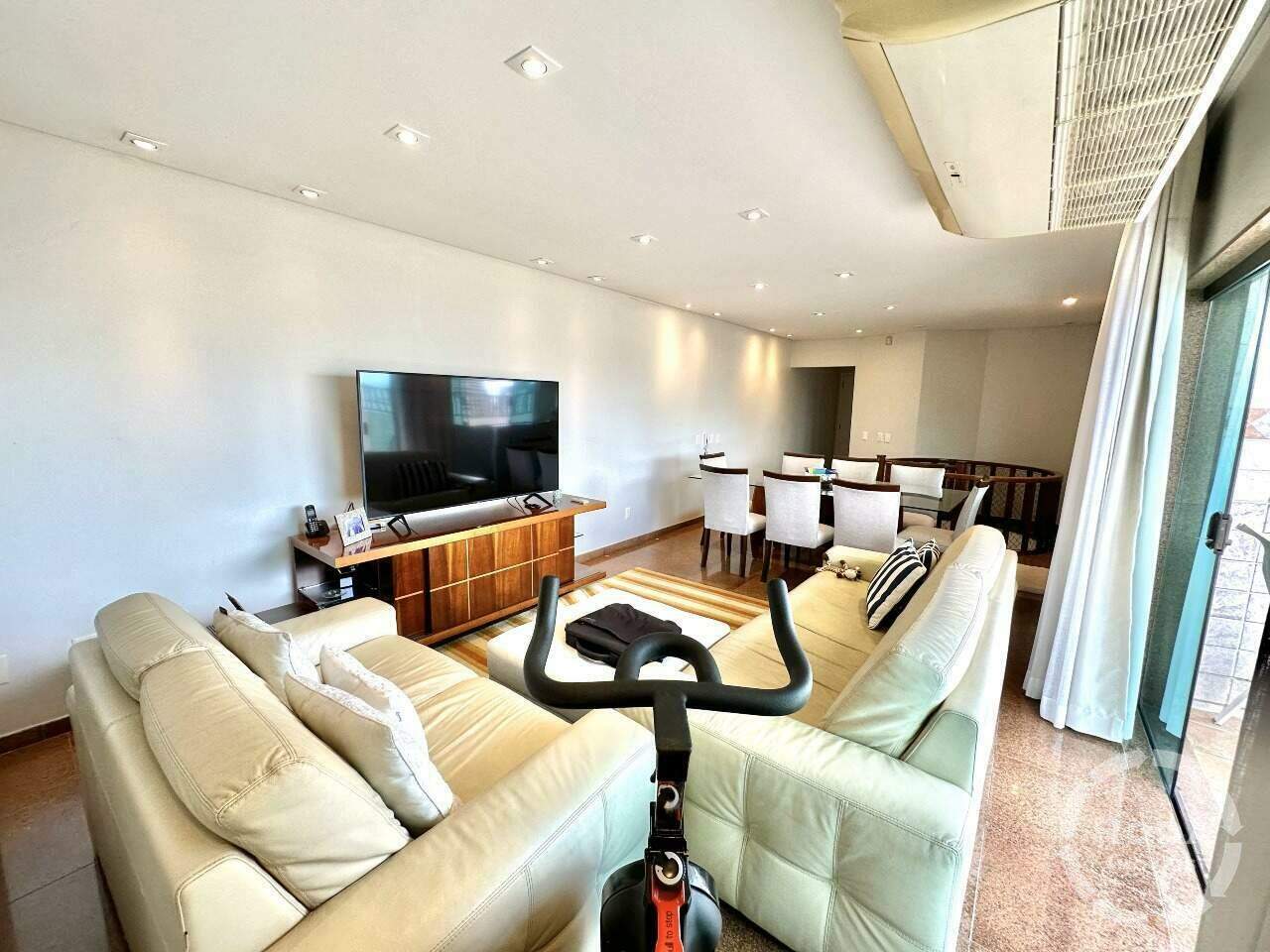 Cobertura à venda no Ponta da Praia: 