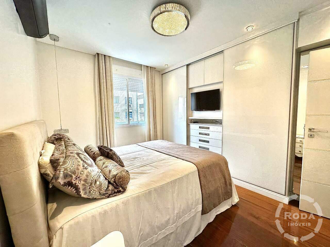 Cobertura à venda no Ponta da Praia: 