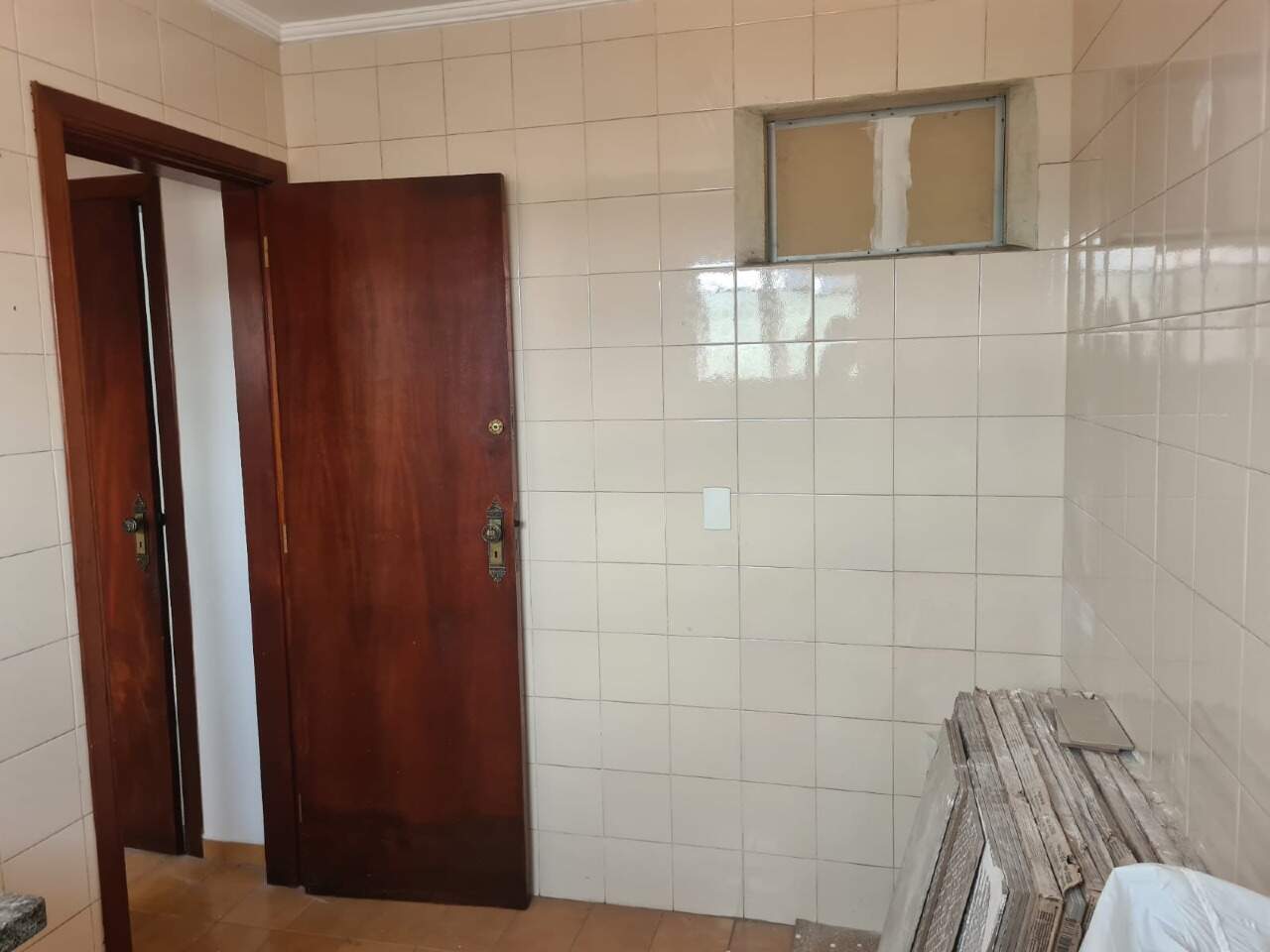 Conjunto Comercial para aluguel no Encruzilhada: 