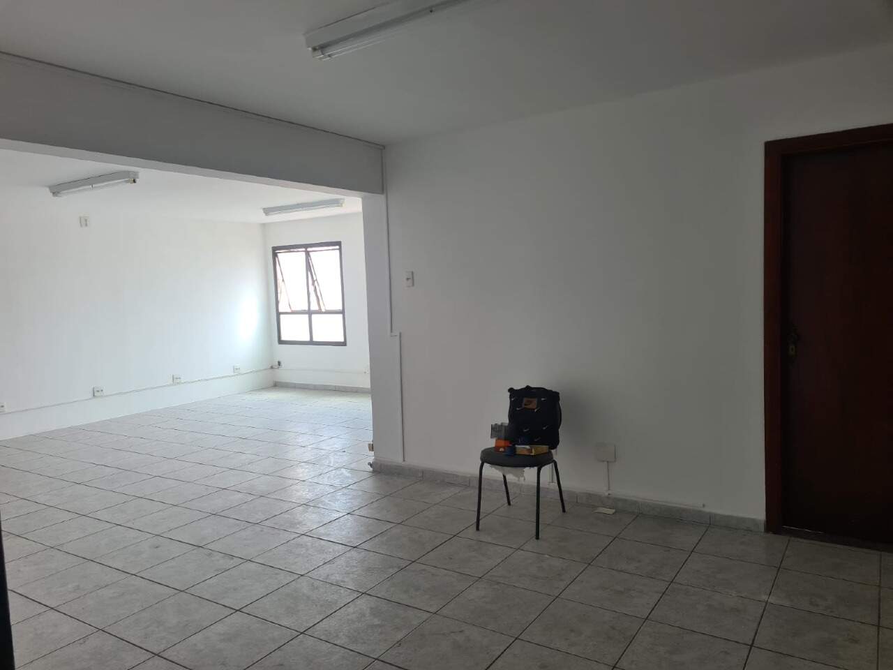 Conjunto Comercial para aluguel no Encruzilhada: 