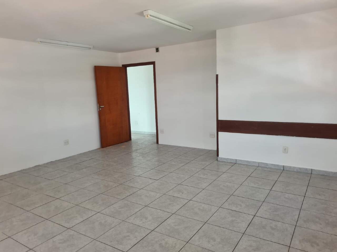 Conjunto Comercial para aluguel no Encruzilhada: 