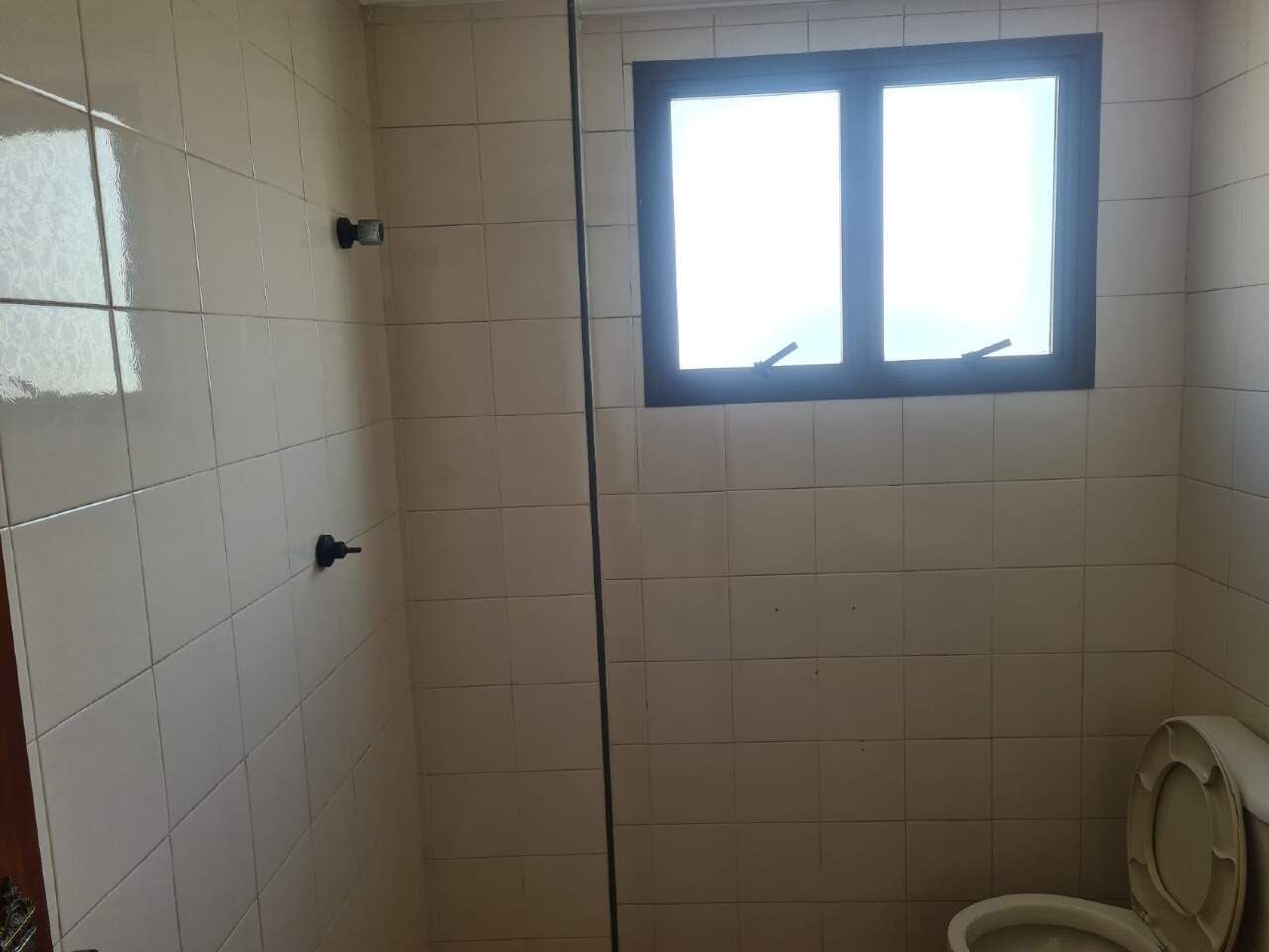 Conjunto Comercial para aluguel no Encruzilhada: 