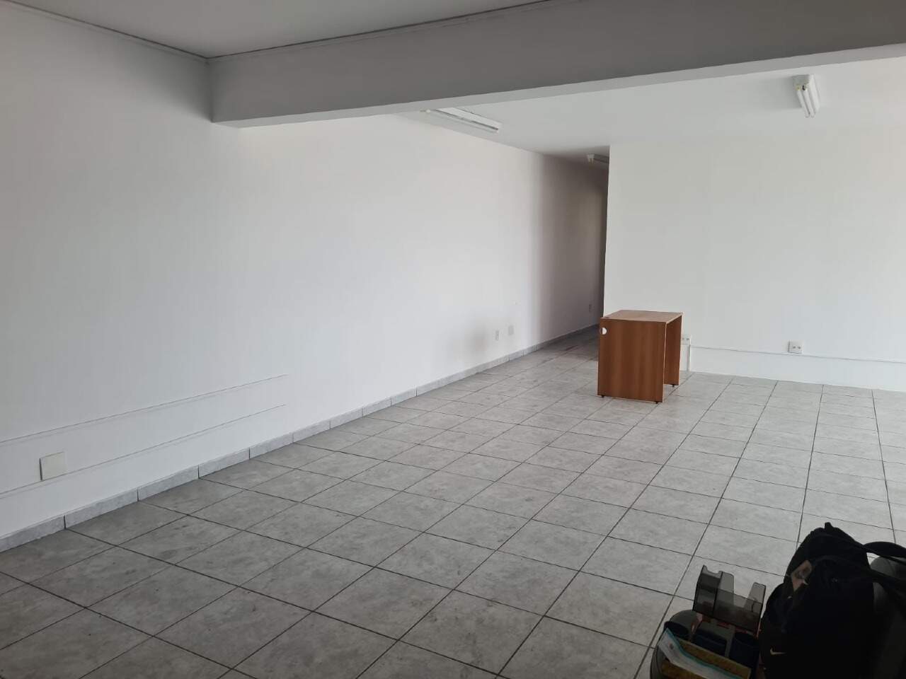 Conjunto Comercial para aluguel no Encruzilhada: 